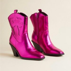 Fuchsia Western pull-on bootie (WW)